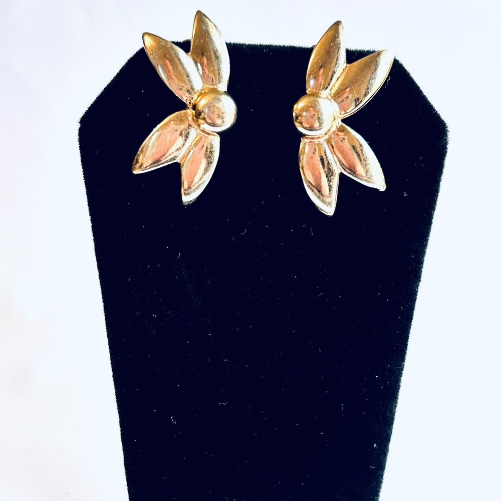 Vintage Bergere Gold-tone Leaf Clip-on Earrings